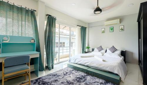Deluxe King Room