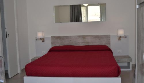 Deluxe Room (2 Adults + 1 Child)