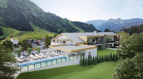 Three-Bedroom Apartment with Mountain View