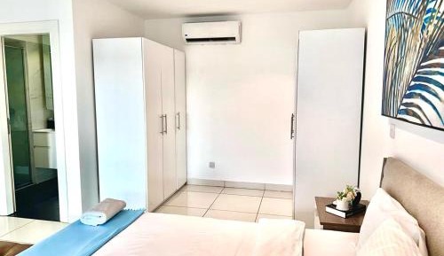 Classic One-Bedroom Apartment with King Bed
