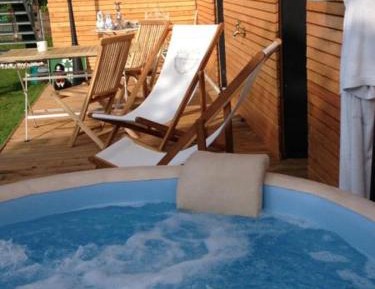 Studio with Spa Bath