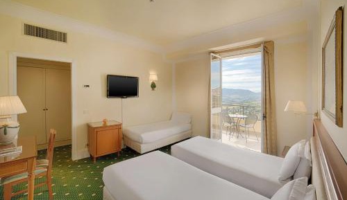 Familiy Triple Room with Terrace