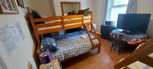 Standard Double Room with Shared Bathroom