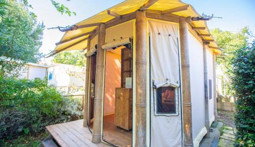 Tent street side