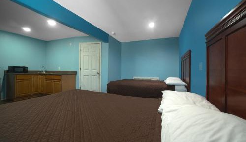 2 Full Beds with Kitchenette