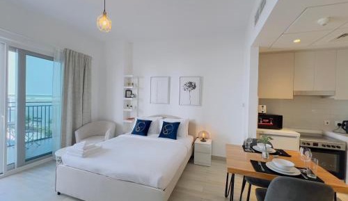 Studio Apartment with One Double Bed