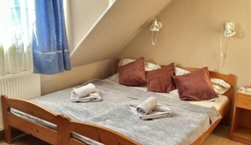 Standard Queen Room