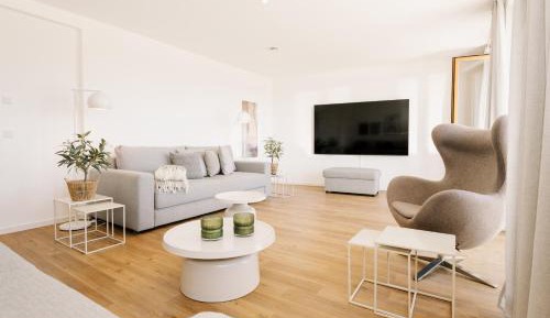 Two-Bedroom Deluxe Apartment with Balcony