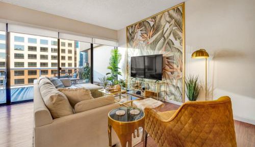 One-Bedroom Apartment with Balcony and City View