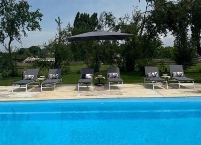 Deluxe One-Bedroom Apartment with Garden View