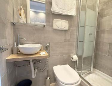 Triple Room with Private Bathroom