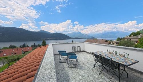 Two-Bedroom Apartment with Lake View