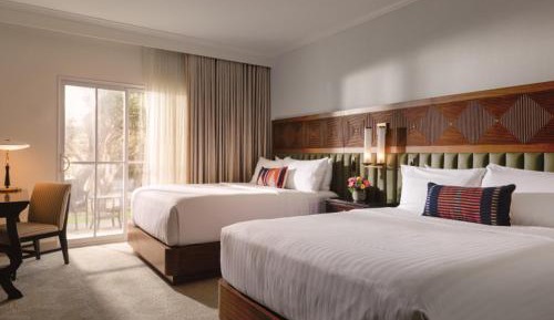 Deluxe Queen Room