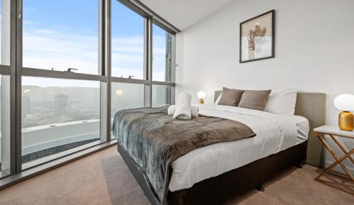 Two-Bedroom Apartment with City View
