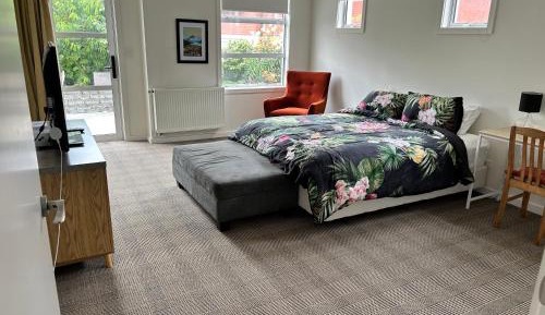 Deluxe King Suite
