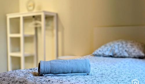 Single Room with Shared Toilet