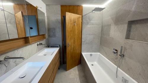 Deluxe Double Room with Balcony and Sea View