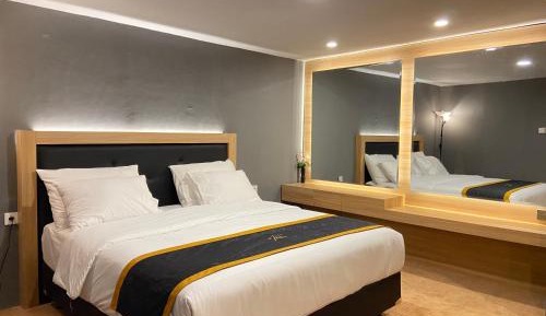 King Room with Lake View