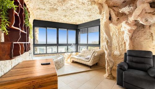 Suite with Hot Tub