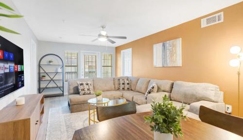Four-Bedroom Apartment with Balcony 