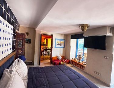Deluxe Double Room (2 Adults + 1 Child)