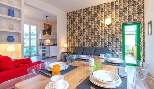 Four-Bedroom Apartment with Balcony 