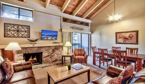 Four-Bedroom Townhouse with an extra loft with 2 beds