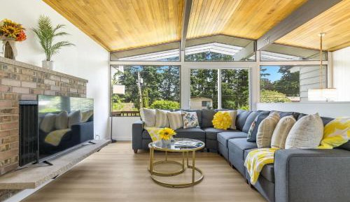 Four-Bedroom Holiday Home