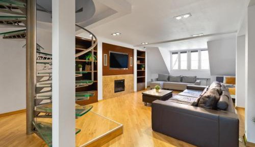 Two-Bedroom Deluxe Apartment