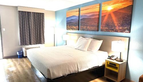 King Room - Non-Smoking