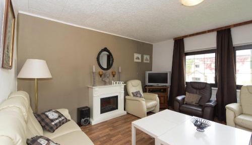 Fourteen-Bedroom Holiday home
