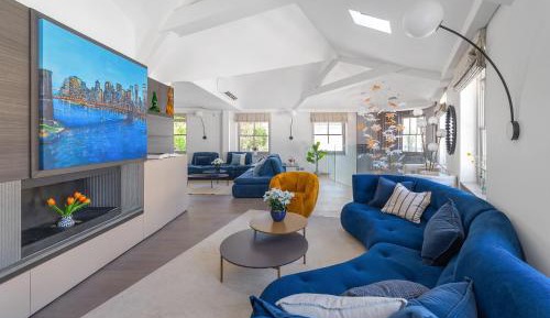 Three-Bedroom Premium Apartment with Balcony