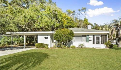 Four-Bedroom Holiday Home