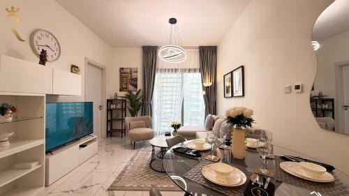 One-Bedroom Apartment with View