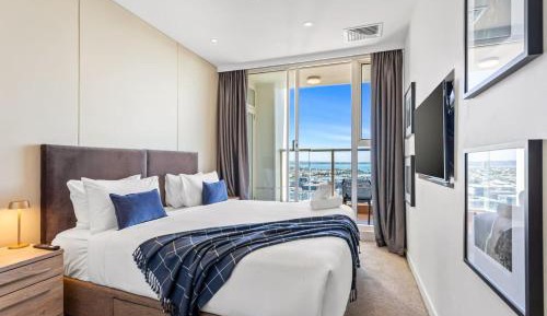 Three-Bedroom Deluxe Apartment