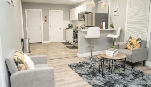Queen Room with Shared Bathroom