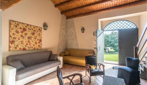 One-Bedroom Holiday Home
