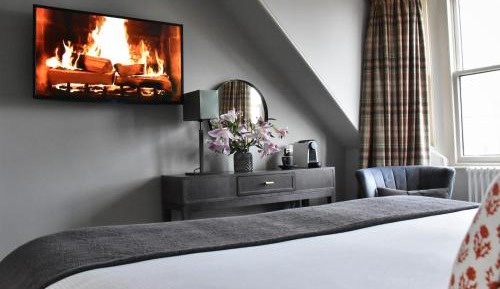 Double or Twin Room with Private Bathroom