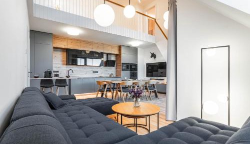 Four-Bedroom Apartment with Balcony 