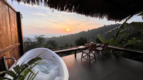 King Room with Mountain View