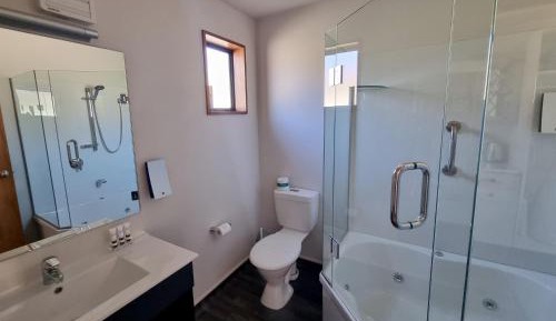 Studio with Spa Bath