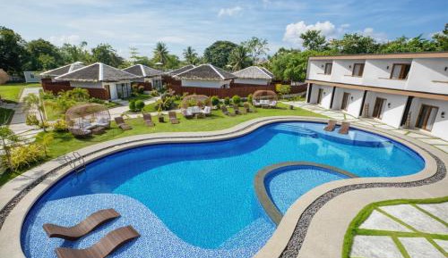 Deluxe Triple Room with Pool View