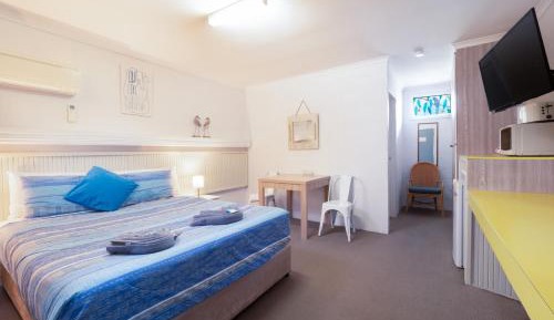Standard Queen Room