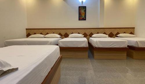 8-Bed Mixed Dormitory Room