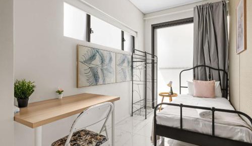Single Room with Shared Bathroom