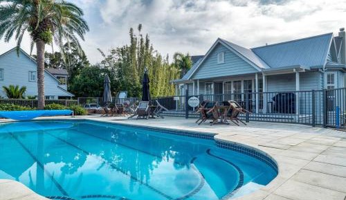 Three-Bedroom Holiday Home 