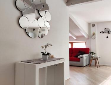 Two-Bedroom Apartment with Mountain View