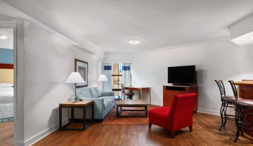 Suite, Bedroom 1: 1 King, Bedroom 2: 1 King