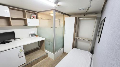 Single Room with Private Bathroom
