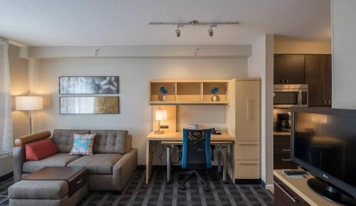One-Bedroom King Suite with Sofa Bed - Hearing Accessible